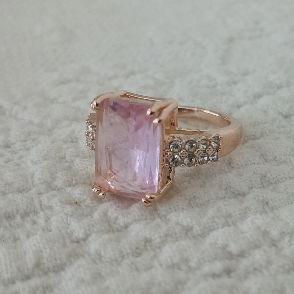 Radiant Cut Morganite Pink Simulated Gemstone Rose Gold Ring Princess Barbie 9 - Picture 7 of 7
